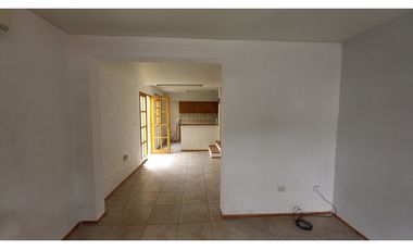 Duplex Ubicadísimo 2 dormitorios 2 baños, cochera, patio y terraza