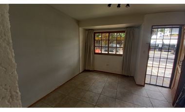 Duplex Ubicadísimo 2 dormitorios 2 baños, cochera, patio y terraza