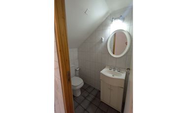 Duplex Ubicadísimo 2 dormitorios 2 baños, cochera, patio y terraza