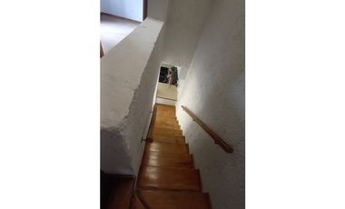 Duplex Ubicadísimo 2 dormitorios 2 baños, cochera, patio y terraza