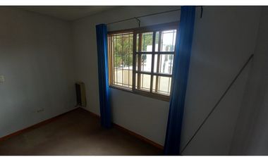 Duplex Ubicadísimo 2 dormitorios 2 baños, cochera, patio y terraza