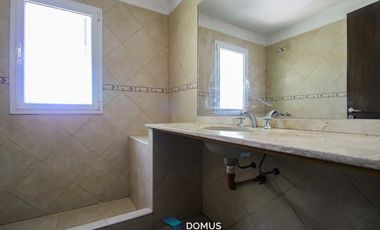 VENTA CASA EN LA MERCED CHICA