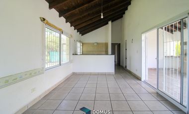 VENTA CASA EN LA MERCED CHICA