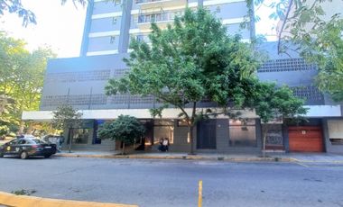 Cochera en venta. Zona La Perla. Cel. 223542----