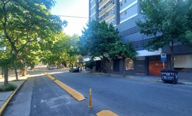 Cochera en venta. Zona La Perla. Cel. 223542----