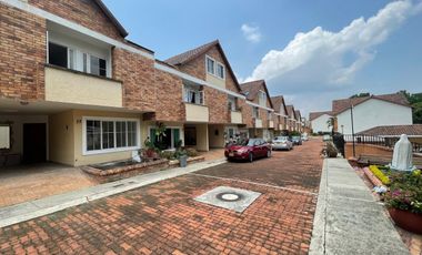 Portal De Oviedo Casa En Venta 4 Habitaciones 2 Niveles 130m2 Floridablanca, Santander (AT)