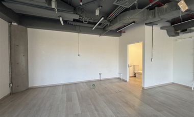 Local Comercial en Arriendo en Avenida Santa María con Carolina Rabat