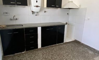 Departamento Tipo Casa en alquiler en Lanus Este