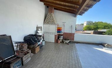 Departamento Tipo Casa en venta en Lanus Este