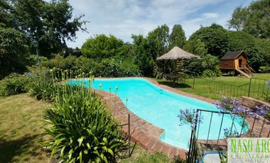 Hermosa propiedad en ventaen Sierra de los Padres. Red de gas natural a metros.