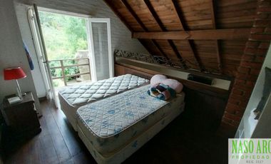 Hermosa propiedad en ventaen Sierra de los Padres. Red de gas natural a metros.