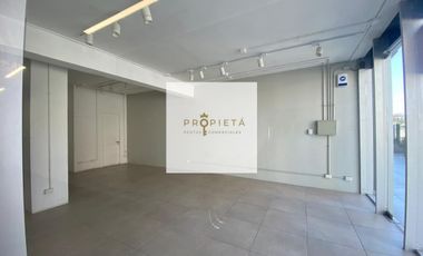 Espectacular Local Esquina con gran Iluminación