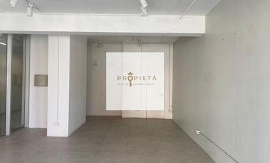 Espectacular Local Esquina con gran Iluminación