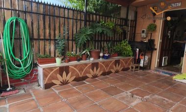 Casa en venta 2 dormitorio/ Villa Anguita