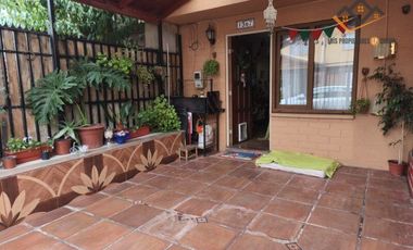 Casa en venta 2 dormitorio/ Villa Anguita