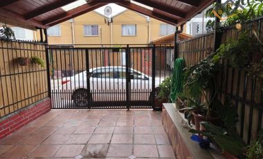 Casa en venta 2 dormitorio/ Villa Anguita