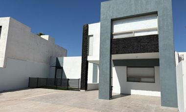 CASA INTELIGENTE CON OFICINA EN RENTA. SENDEROS, TORREON COAH.