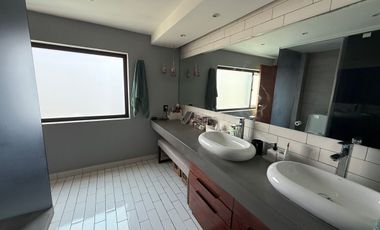 Casa en Venta, privada con seguridad, Interlomas, Hacienda de la luz