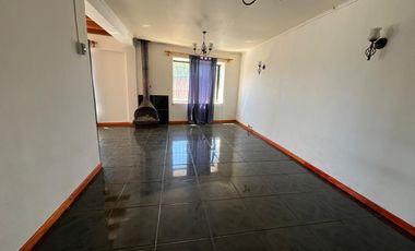 SE VENDE PROPIEDAD DE MATERIAL SOLIDO EN AVENIDA PRINCIPAL