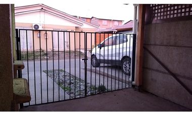 Arriendo casa 3D 2B 2E en Condominio Portal de Calle Larga