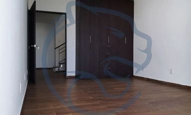 CASA EN RENTA EN EL CONDADO