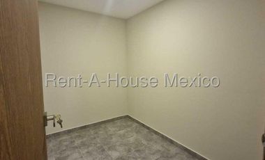 Departamento en venta en Lomas de Tecamachalco, Naucalpan de Juárez 25-3128 JAS
