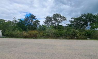 TERRENO EN VENTA EN BOSQUES DE CHICXULUB , MERIDA.