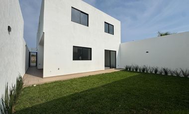 CASA CON HAB EN PB EN VENTA EN LOMAS DEL DORADO
