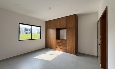 CASA CON HAB EN PB EN VENTA EN LOMAS DEL DORADO