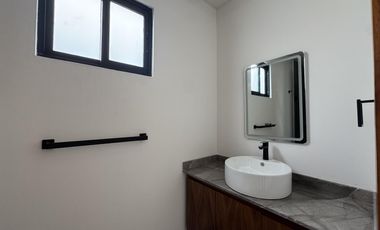 CASA CON HAB EN PB EN VENTA EN LOMAS DEL DORADO