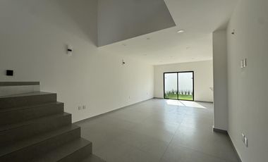 CASA CON HAB EN PB EN VENTA EN LOMAS DEL DORADO