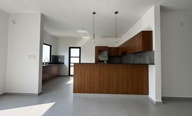CASA CON HAB EN PB EN VENTA EN LOMAS DEL DORADO