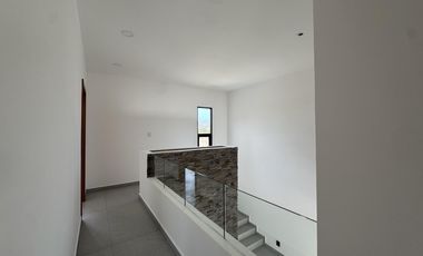 CASA CON HAB EN PB EN VENTA EN LOMAS DEL DORADO