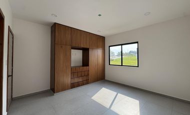 CASA CON HAB EN PB EN VENTA EN LOMAS DEL DORADO