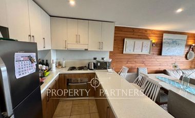 Lindo departamento en exclusivo condominio frente al lago