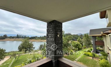 Lindo departamento en exclusivo condominio frente al lago
