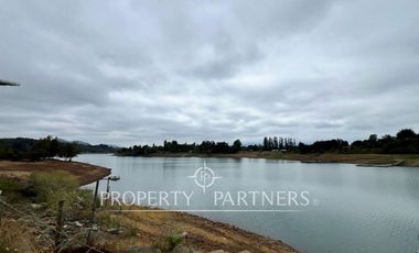 Lindo departamento en exclusivo condominio frente al lago