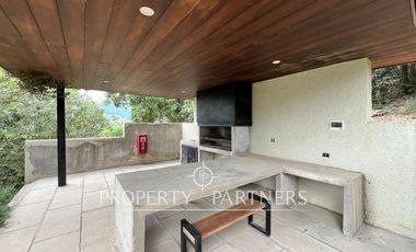 Lindo departamento en exclusivo condominio frente al lago