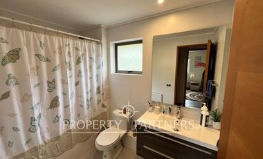 Lindo departamento en exclusivo condominio frente al lago