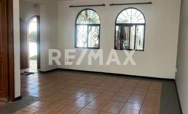 RENTA DE CASA HABITACION EN FRACCIONAMIENTO PRIVADO - (3)