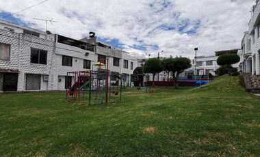 Casa en Venta Valle de los Chillos Parque de la Armenia Conjunto Privado