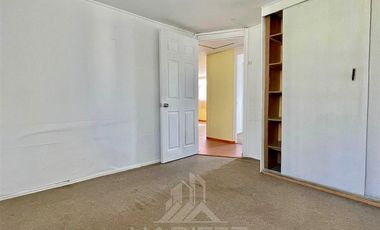 Departamento en Venta en COD38107 ¡¡¡ ECONÓMICO DEPARTAMENTO A 4 CUADRAS DE MUNICIPALIDAD Y CESFAM PADRE LAS CASAS !!!