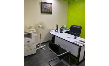 CÓMODA OFICINA EN SATELITE