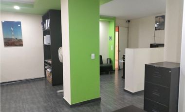 CÓMODA OFICINA EN SATELITE