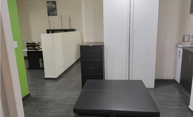 CÓMODA OFICINA EN SATELITE