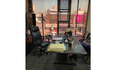 CÓMODA OFICINA EN SATELITE