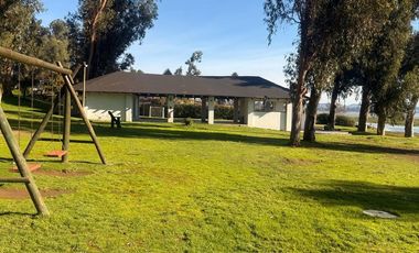 PARCELA EN COND. A ORILLAS DEL LAGO RAPEL