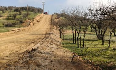 Vende parcelas con crédito directo, en proyecto Lomas del Valle, ubicado en Rapel.