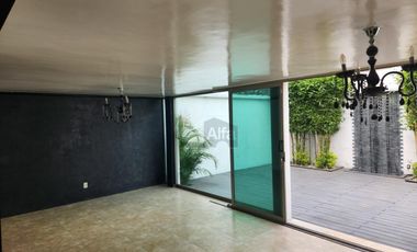 Casa sola en venta en Magisterial Vista Bella, Tlalnepantla de Baz, México