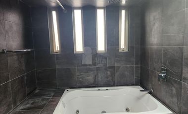 Casa sola en venta en Magisterial Vista Bella, Tlalnepantla de Baz, México